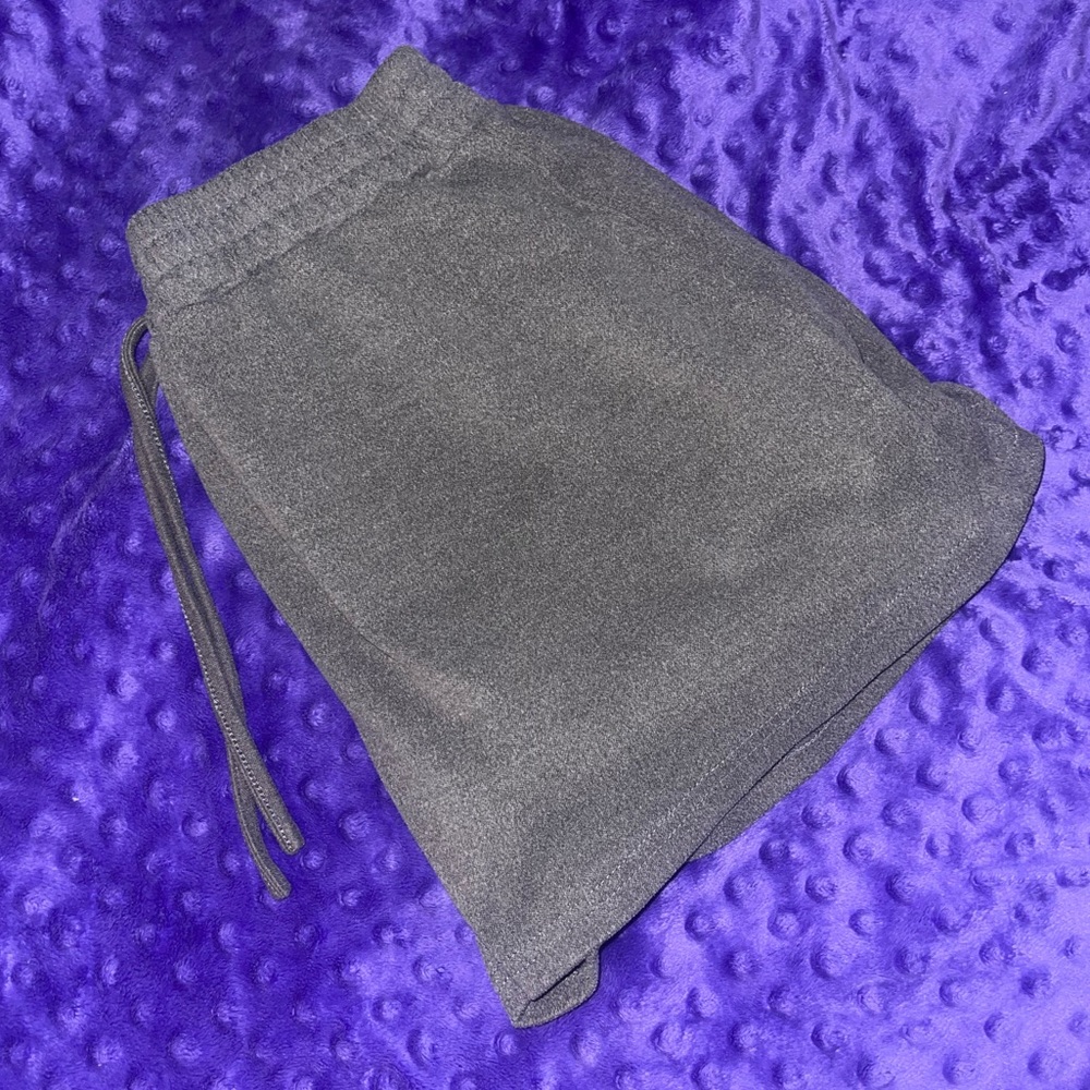 ❤️‍🔥4/$25! 
! 
New GRAY Shorts